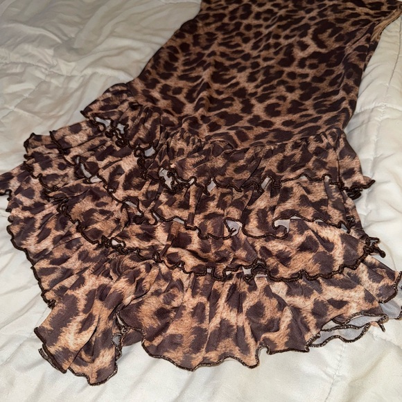 Cheetah print romper - Picture 2 of 4